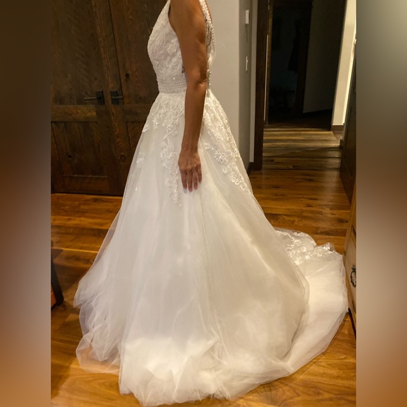 Justin Alexander Ballgown Wedding Dress - Picture 3 of 12